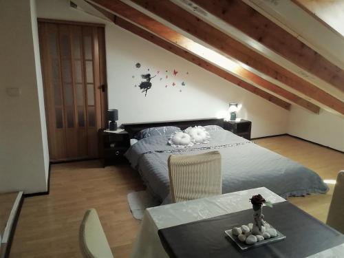 Apartments with WiFi Rijeka - 18659