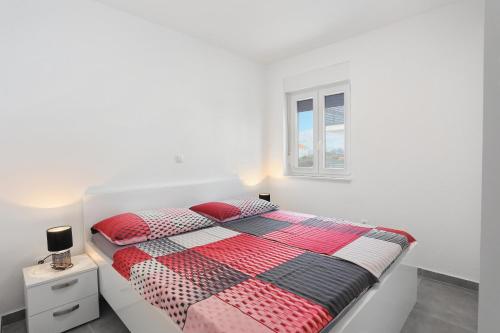 Family-friendly apartments with swimming pool Mavarstica, Ciovo - 18642