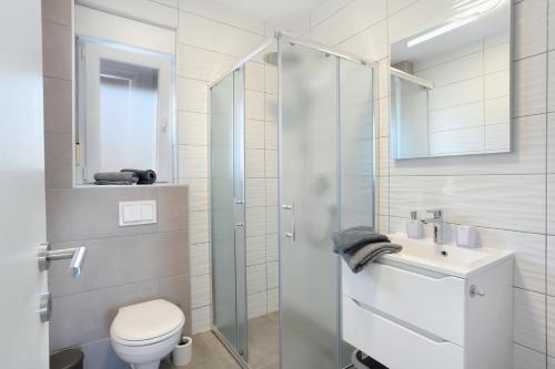 Family-friendly apartments with swimming pool Mavarstica, Ciovo - 18642