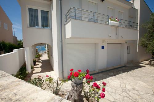 Fotografie z fotogalerie ubytování Apartments by the sea Sveti Petar, Biograd - 18660 v destinaci Sveti Filip i Jakov