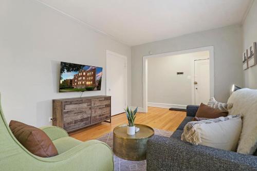Gallery image of 1BR Simple & Roomy Apartment in Evanston - Hinman S3 in Evanston