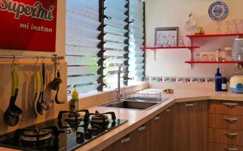 Dapur atau dapur kecil di Orchid House