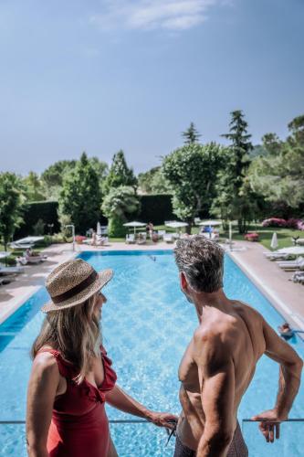 Hotel Terme Neronianeの敷地内または近くにあるプール