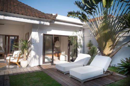 Un jardín fuera de Tropical 3bdr poolvilla in heart of Seminyak