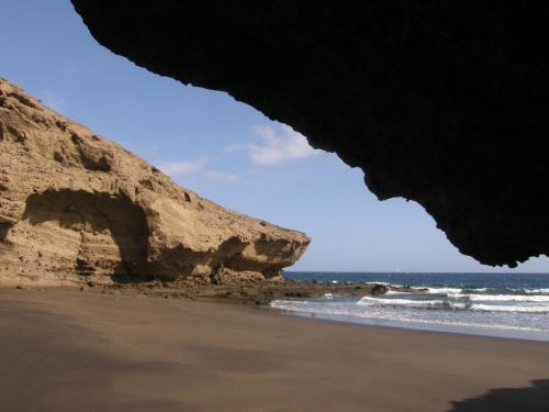 Newly renovated, centric 2 bedrooms apartment near to the beach - by TENERIFEHINTS