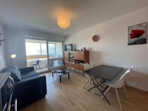 Posezení v ubytování Appartement Saint-Hilaire-de-Riez, 2 pièces, 4 personnes - FR-1-224C-14