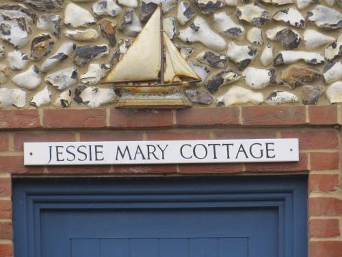 The Jessie Mary – Photos 2