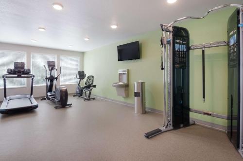 Palestra o centro fitness di WoodSpring Suites Lynchburg VA