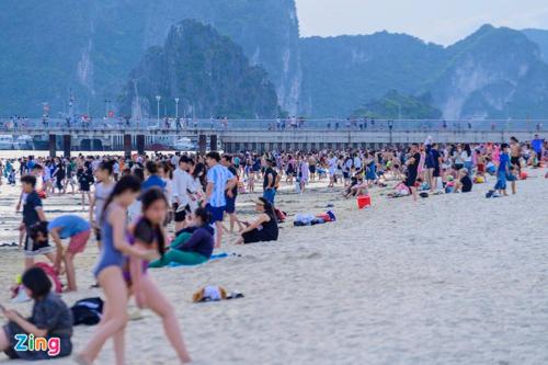 Tetamu yang menginap di Harmony HaLong Hotel