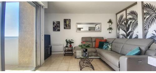 Photo de la galerie de l'établissement F2 proche plages, vue mer, à Ajaccio