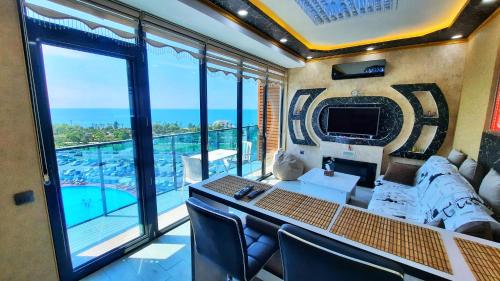 Euphoria Sea View Luxury Swimming pool appartment