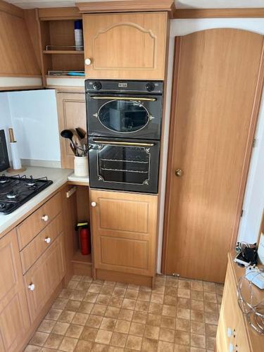 Η κουζίνα ή μικρή κουζίνα στο Central Ingoldmells, Seaview 6 berth