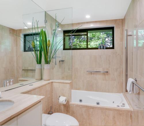 Ένα μπάνιο στο Little Cove Court - Apartment 11