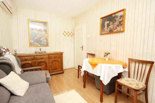Posezení v ubytování Apartments by the sea Pucisca, Brac - 770