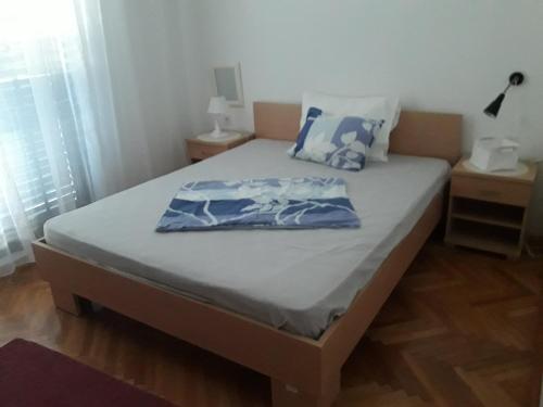 เตียงในห้องที่ Apartments with a parking space Sutivan, Brac - 744