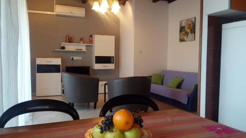 Cuina o zona de cuina de Apartments by the sea Tisno, Murter - 810