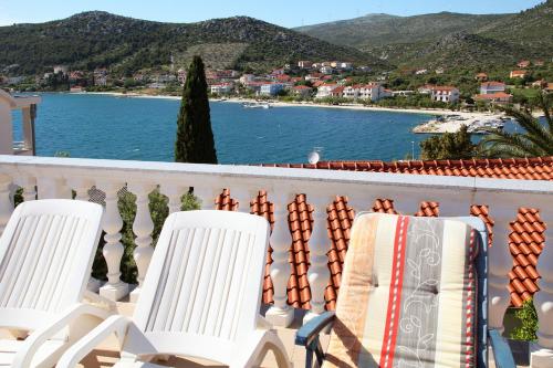 Apartments by the sea Seget Vranjica, Trogir - 980