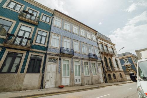 Historic & Sunny Mezzanine Bolhão by Vacationy
