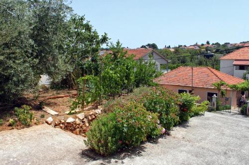 Κήπος έξω από το Apartments by the sea Zdrelac, Pasman - 689
