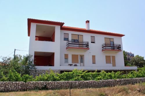 Το κτήριο όπου στεγάζεται  το διαμέρισμα