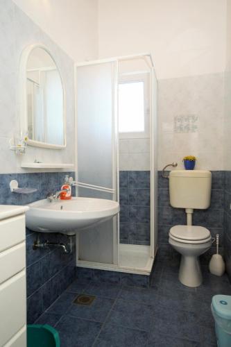 Ένα μπάνιο στο Apartments by the sea Kali, Ugljan - 837