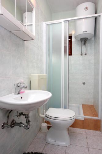 Ένα μπάνιο στο Apartment Zaglav 878a