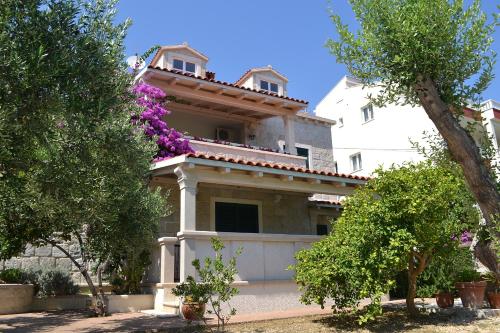 Fotografia z galérie ubytovania Apartments by the sea Duce, Omis - 943 v Omise