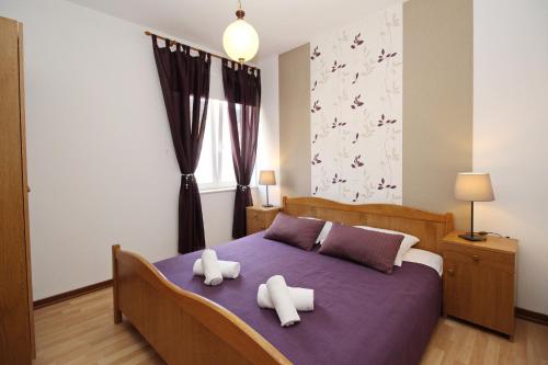 Apartments with parking space Baska, Krk - 18716