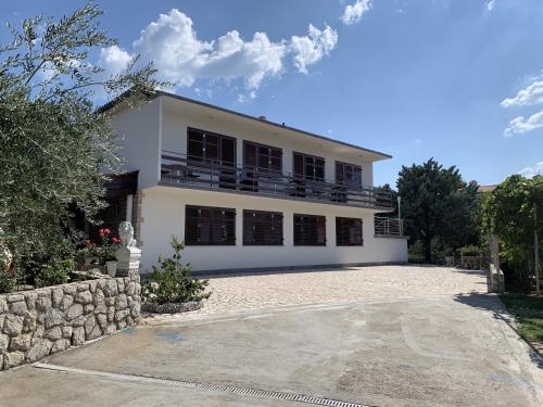 Apartments with parking space Silo, Krk - 18770