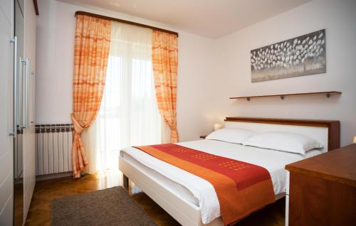 Apartments with parking space Zadar - 18809