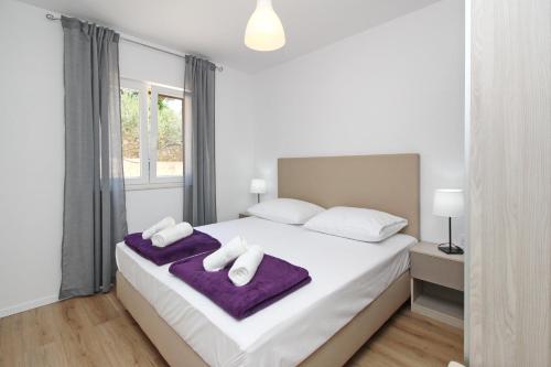 Apartments with parking space Baska - Krk - 18793