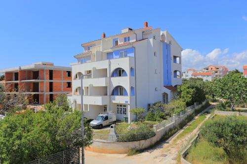 Apartments with a parking space Businci, Ciovo - 18800