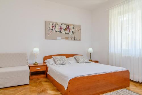 Family-friendly apartments with swimming pool Okrug Gornji, Ciovo - 18827