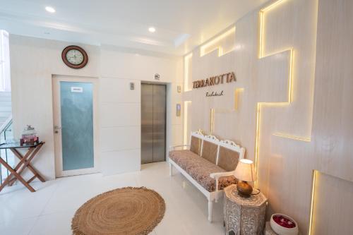 Posezení v ubytování Terrakotta Rishikesh