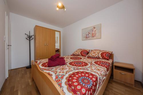 Apartments with parking space Kastel Stari, Kastela - 18812