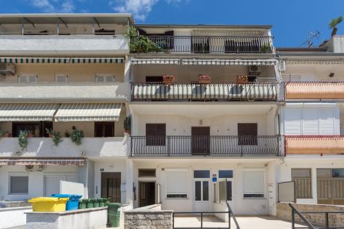 Apartments with a parking space Vrsar, Porec - 18912