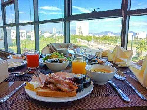 Ēdināšanas iespējas viesnīcā vai tuvumā