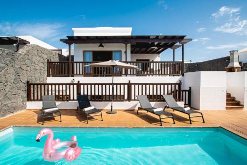 Stylish 6 Bedroom Villa Princesa - Hot Tub - Heated Pool - Near Beach & Waterparks