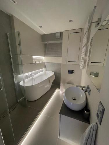 Koupelna v ubytování Apartament Centrum Bodzentyńska, centrum Rynek, bezpłatny parking