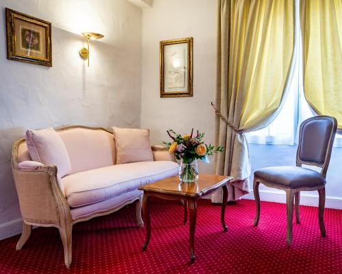 Ruang duduk di Hotel Restaurant Le Centenaire