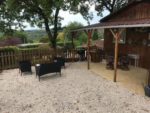 Zahrada ubytování Chalet lumineux au cœur du Périgord Noir