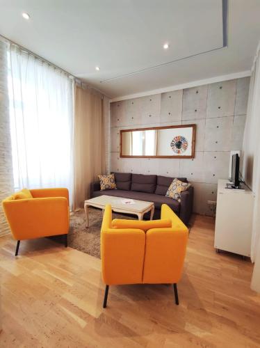 Bright Apartment Mariahilf