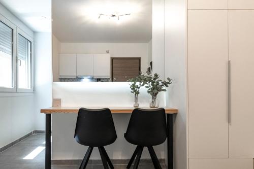 Phaedrus Living: City Center Executive Flat Stadiou