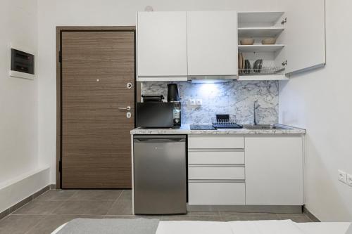 Phaedrus Living: City Center Executive Flat Stadiou