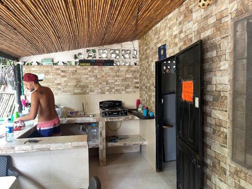 Kuchyň nebo kuchyňský kout v ubytování Palomino Hostel