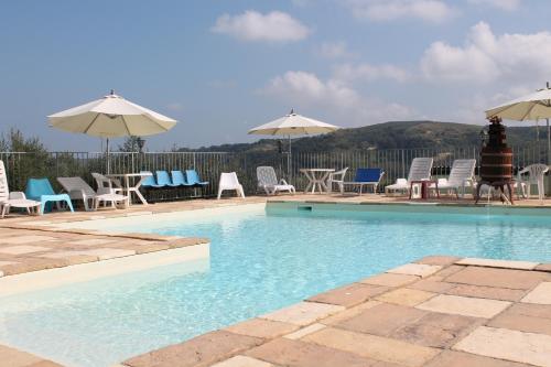 Bazén v ubytování Agriturismo Montupoli nebo v jeho okolí