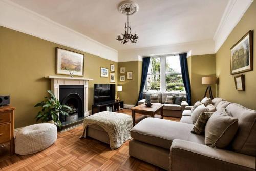 8b Howard Place – Photos 3
