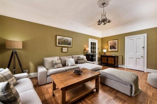 8b Howard Place – Photos 4