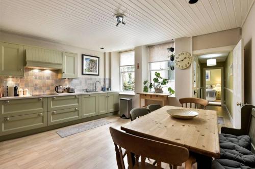 8b Howard Place – Photos 5