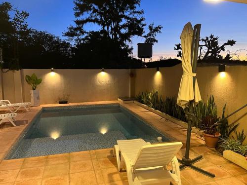 Kolam renang di atau dekat dengan Colibrí Hostel